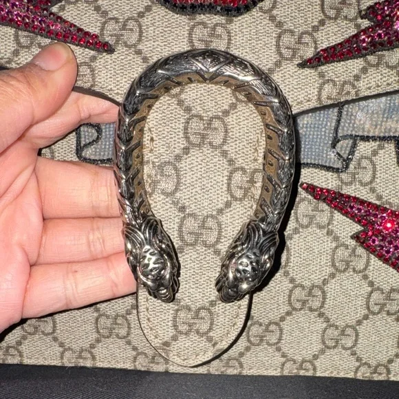 Gucci Beige GG Supreme Shoulder Bag with Pink and Green Glitter Accents - Picture 4 of 12